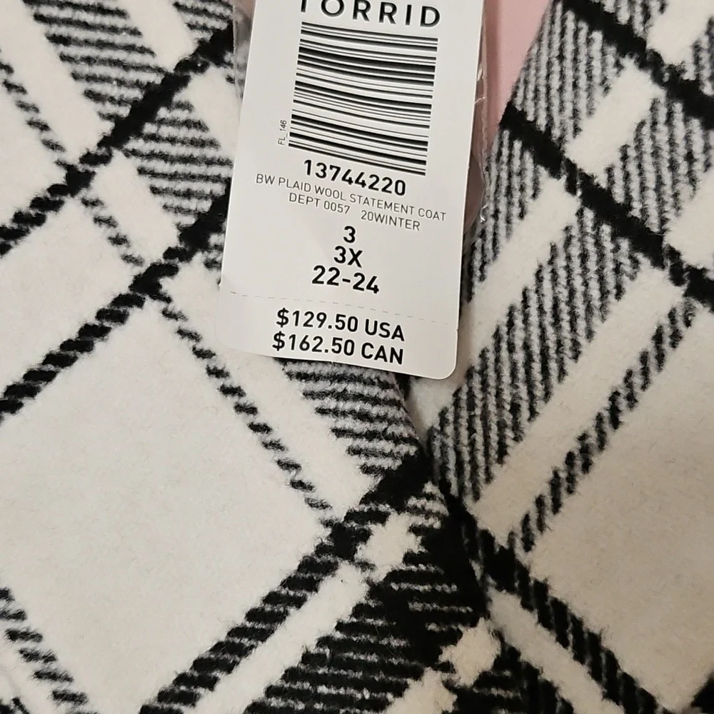Black and White Plaid Women's Coat - Picture 5 of 8